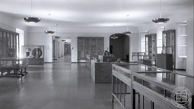 Valsts Vēsturiskā muzeja ekspozīcija kastelas Dienvidu korpusa 4. stāvā. 1940.-1941. gads. LNVM krājums