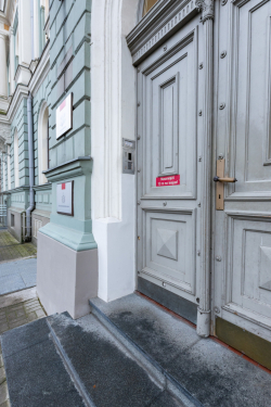Kultūras ministrijas ēkas&nbsp;Z. A. Meierovica bulvārī 14-7, Rīgā galvenā ieeja