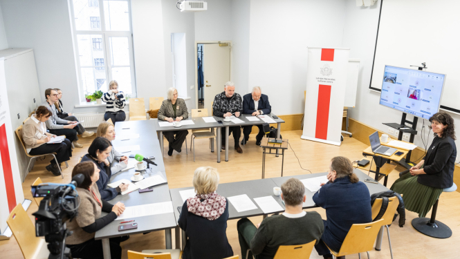 Dziesmu un deju svētku mākslinieciskās padomes sēde LNKC telpās