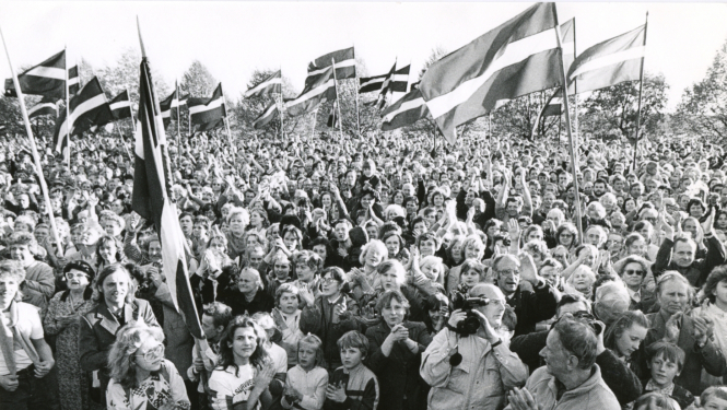1990. gada 4. maijs. Rīga. Andas Krauzes foto.