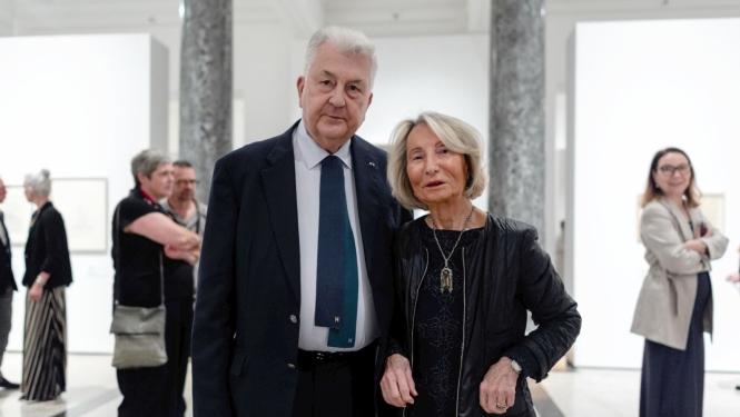 Mākslas kolekcionāri un mecenāti Floransa un Daniels Gerlēni (Florence et Daniel Guerlain) izstādes “Laikmetīgais zīmējums. Floransas un Daniela Gerlēnu dāvinājumi Pompidū centram” atklāšanā Latvijas Nacionālajā mākslas muzejā