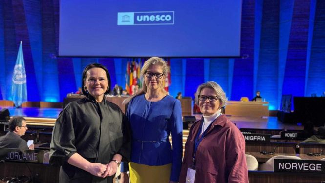 Rūta Muktupāvela, Baiba Mūrniece un Sintija Rupjā UNESCO galvenajā mītnē