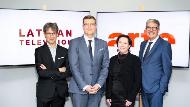 Attēlā no kreisās – ARTE valdes prezidents Bruno Patino, LTV valdes priekšsēdētājs Ivars Priede, LTV Kultūras redakcijas vadītāja Ieva Rozentāle, ARTE valdes viceprezidents Pīters Vēbers.