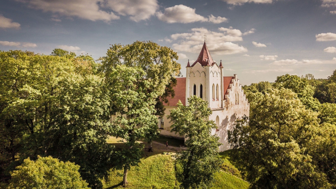 Aizputes baznīca.
