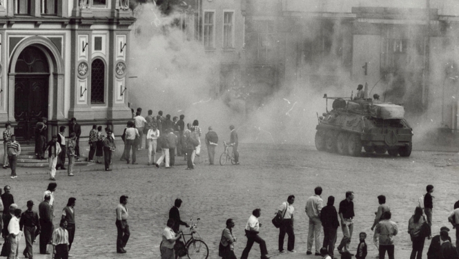 Rīgas pilsētas Iekšlietu pārvaldes speciālo uzdevumu milicijas vienības Omon kaujinieki Rīgā, Doma laukumā, 1991. gada augusta puča dienās