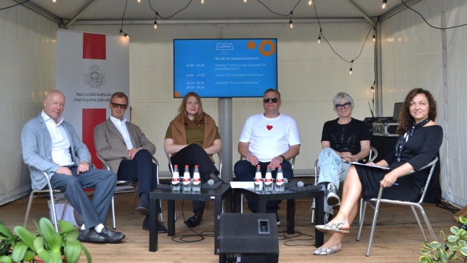 Diskusijas/sarunas dalībnieki festivālā "Lampa"