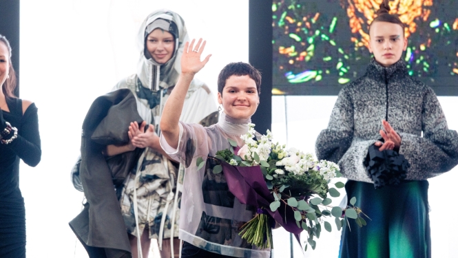 Latvijas Mākslas akadēmijas Modes dizaina maģistra programmas studente Letīcija Orlova