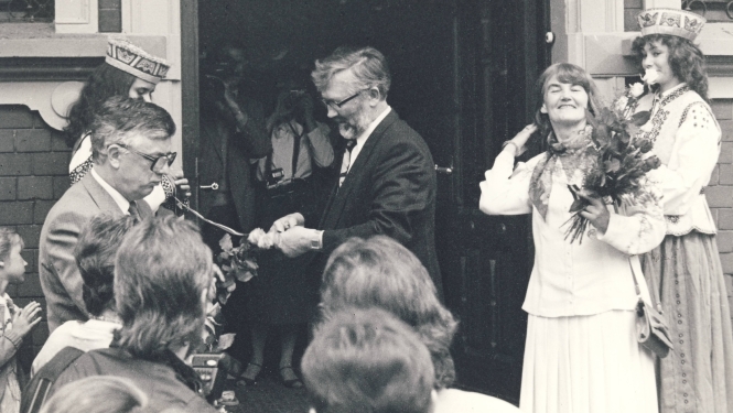 Gaidis Graudiņš Latvijas kultūras muzeja “Dauderi” atklāšanā 1990. gadā
