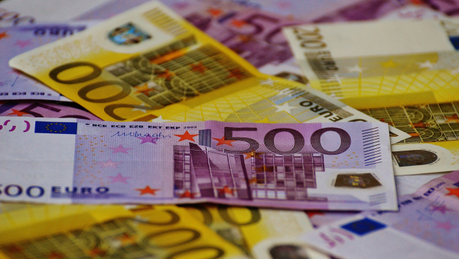 Eiro banknotes