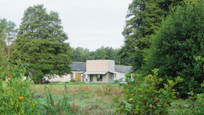 Māja ainavā