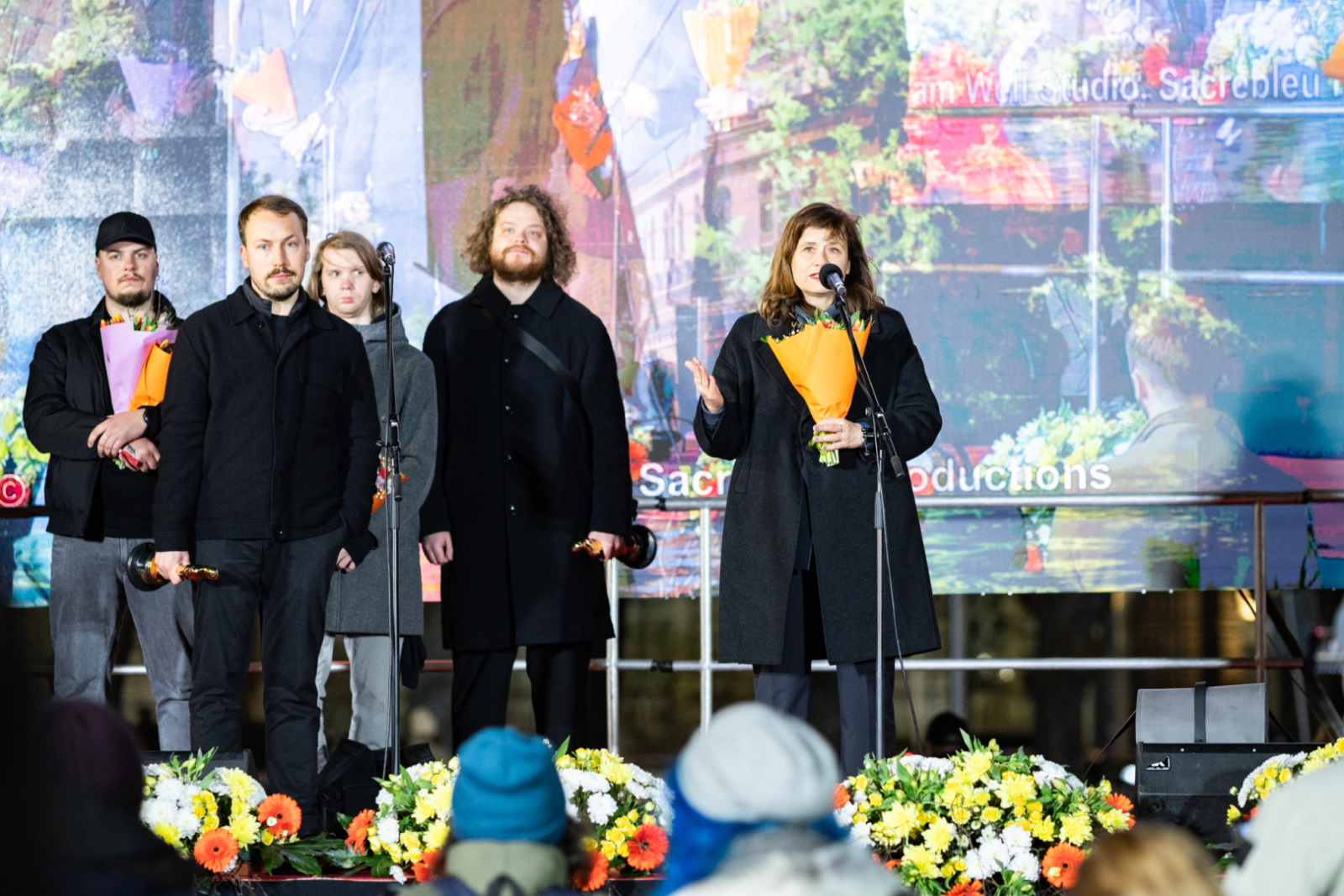 Filmas "Straume" komandas svinīgā sagaidīšana un sveikšana pie Brīvības pieminekļa