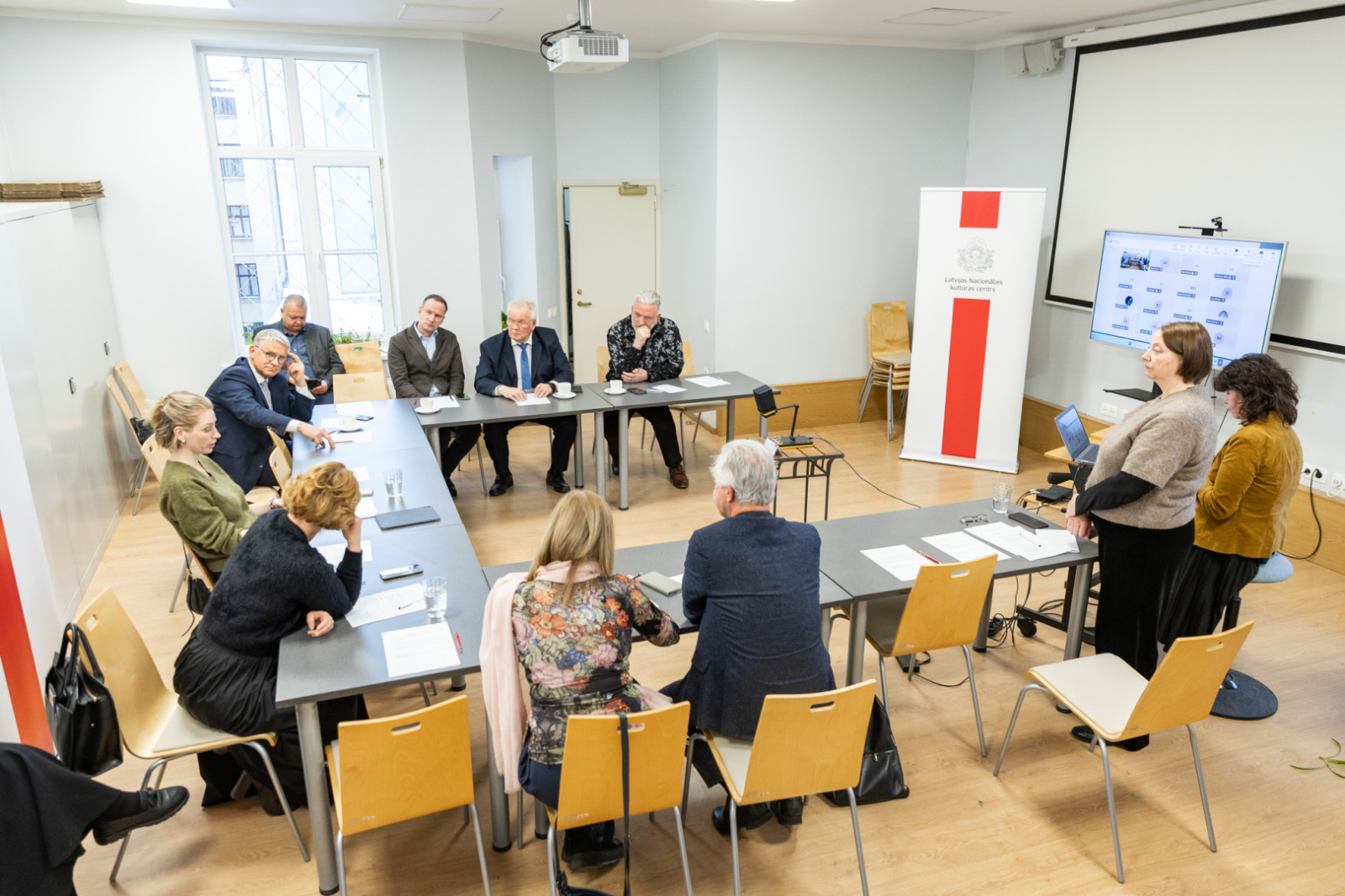Dziesmu un deju svētku padomes sēdes norise un tās dalībnieki LNKC telpās