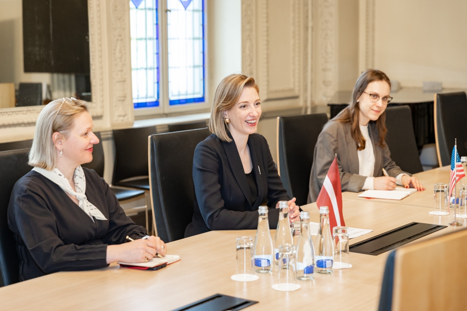 Kultūras ministre Agnese Lāce tiekas ar ASV vēstnieci Latvijā Melisu Ardžirosu KM Lielajā zālē