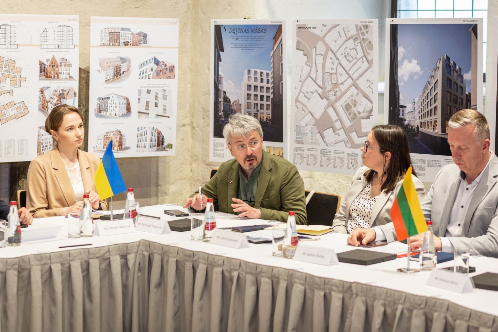 Piecu valstu kultūras ministri paraksta deklarāciju Ukrainas atbalstam
