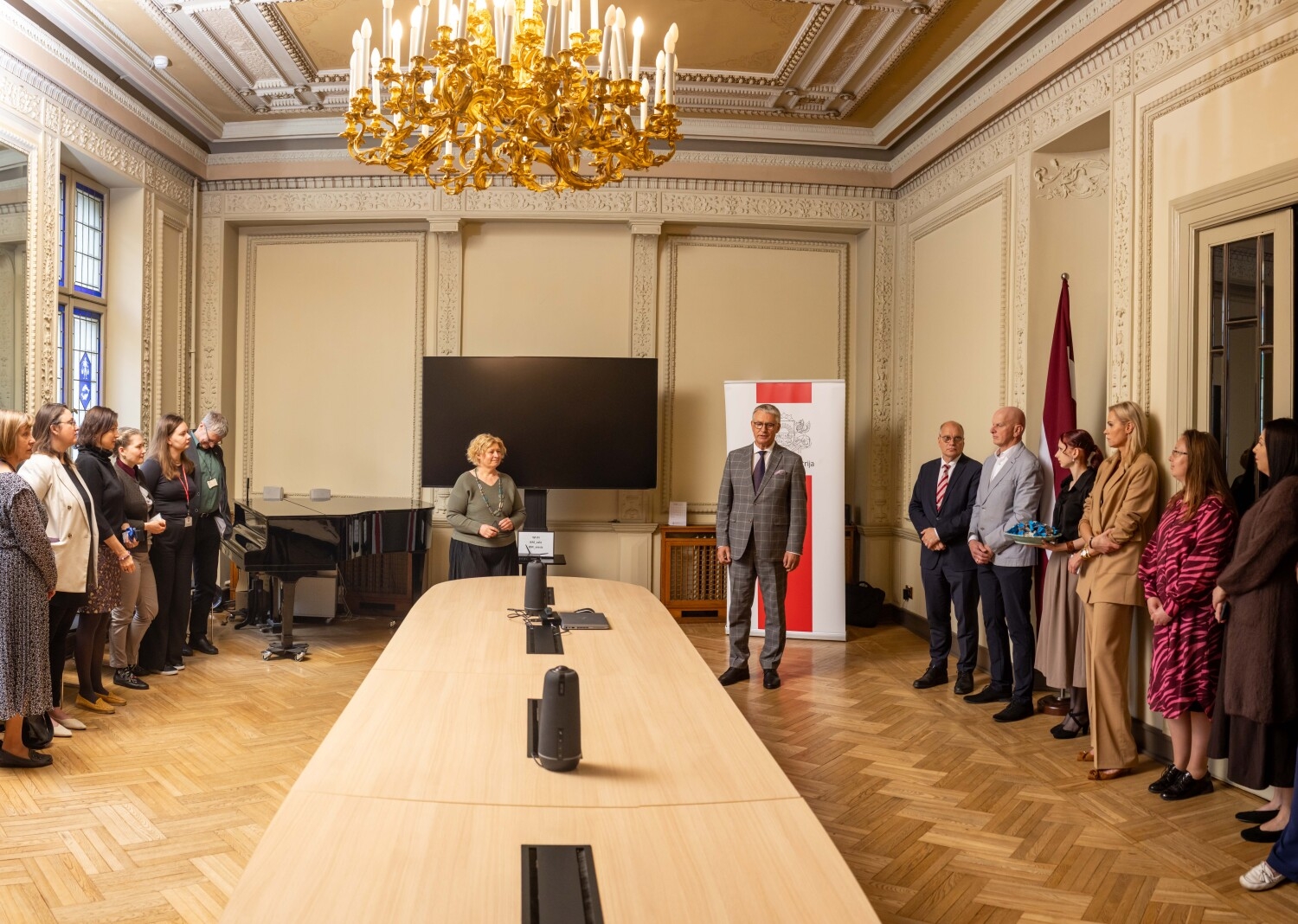 Kultūras ministrs Nauris Puntulis tiekas ar Kultūras ministrijas darbiniekiem