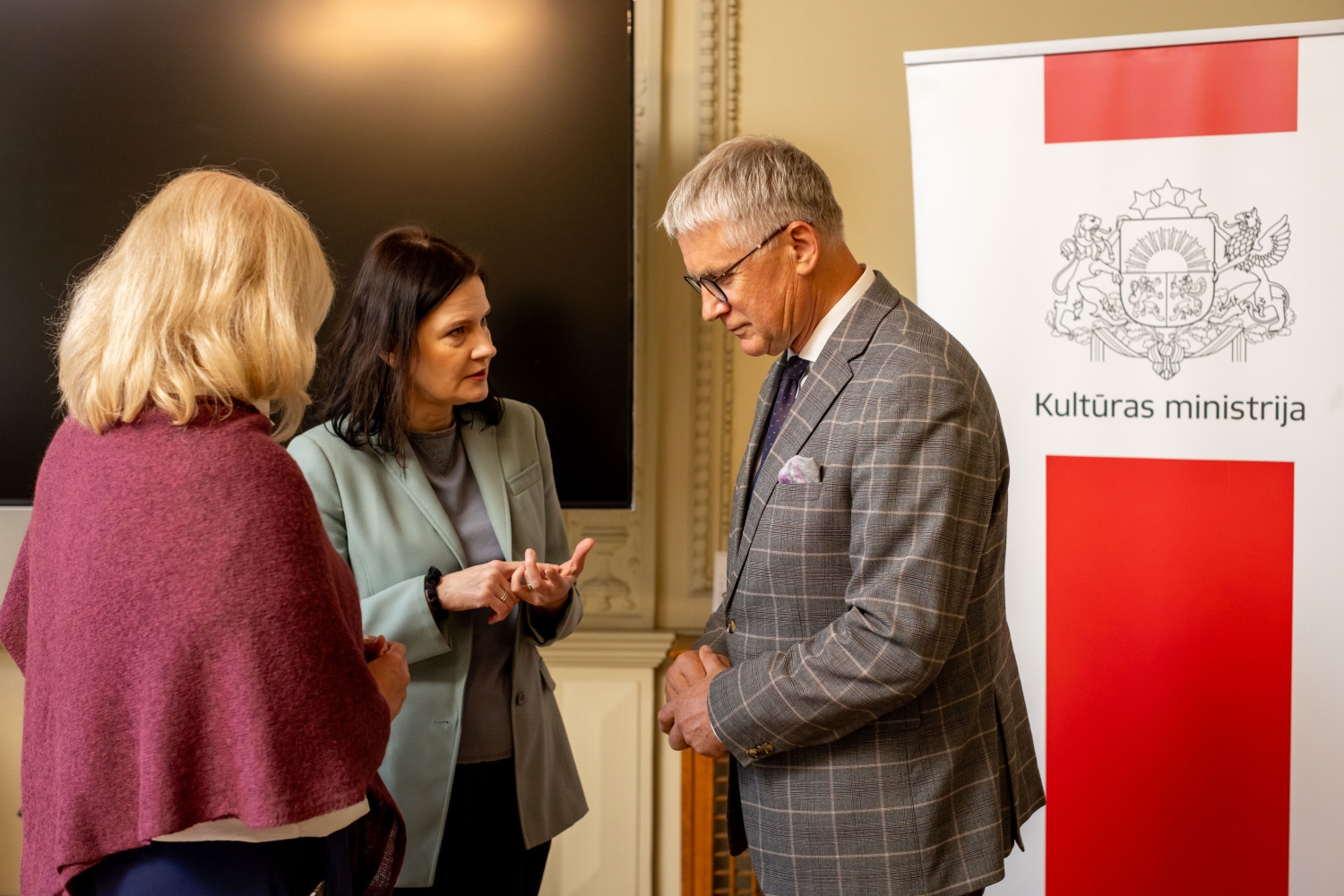 Kultūras ministrs Nauris Puntulis tiekas ar Kultūras ministrijas darbiniekiem