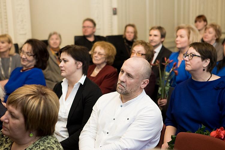 Kultūras ministrijas un Ministru kabineta goda rakstu pasniegšana izcilām personībām