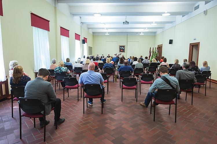 Pateicības rakstu pasniegšana muzeju speciālistiem, kuri muzeju jomā strādā 25 gadus