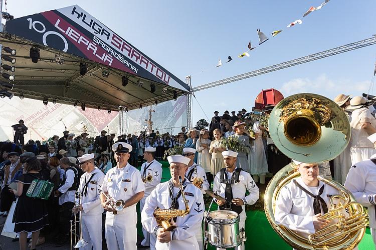 Kuģa “Saratov” sagaidīšanai Liepājā - 100
