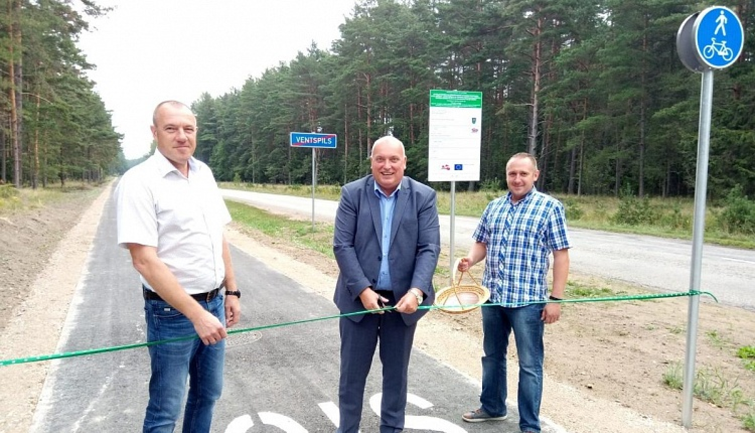 Izbūvēts gājēju un velosipēdistu celiņš Tārgales pagastā, Ventspils novadā