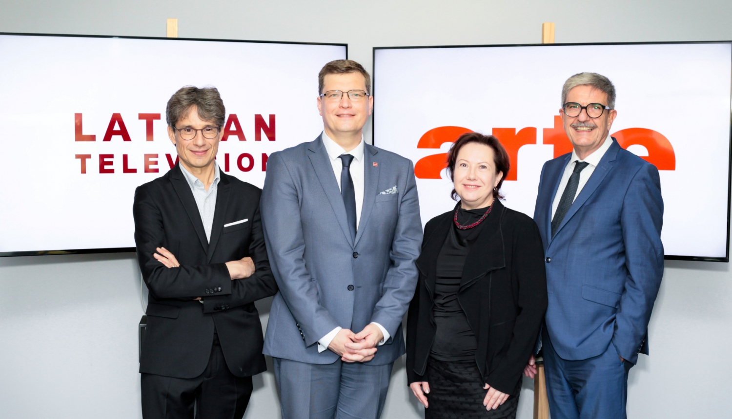 Attēlā no kreisās – ARTE valdes prezidents Bruno Patino, LTV valdes priekšsēdētājs Ivars Priede, LTV Kultūras redakcijas vadītāja Ieva Rozentāle, ARTE valdes viceprezidents Pīters Vēbers.