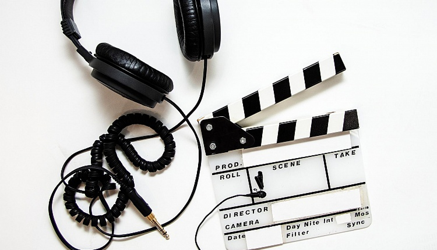Audio austiņas un klape kino uzņemšanai