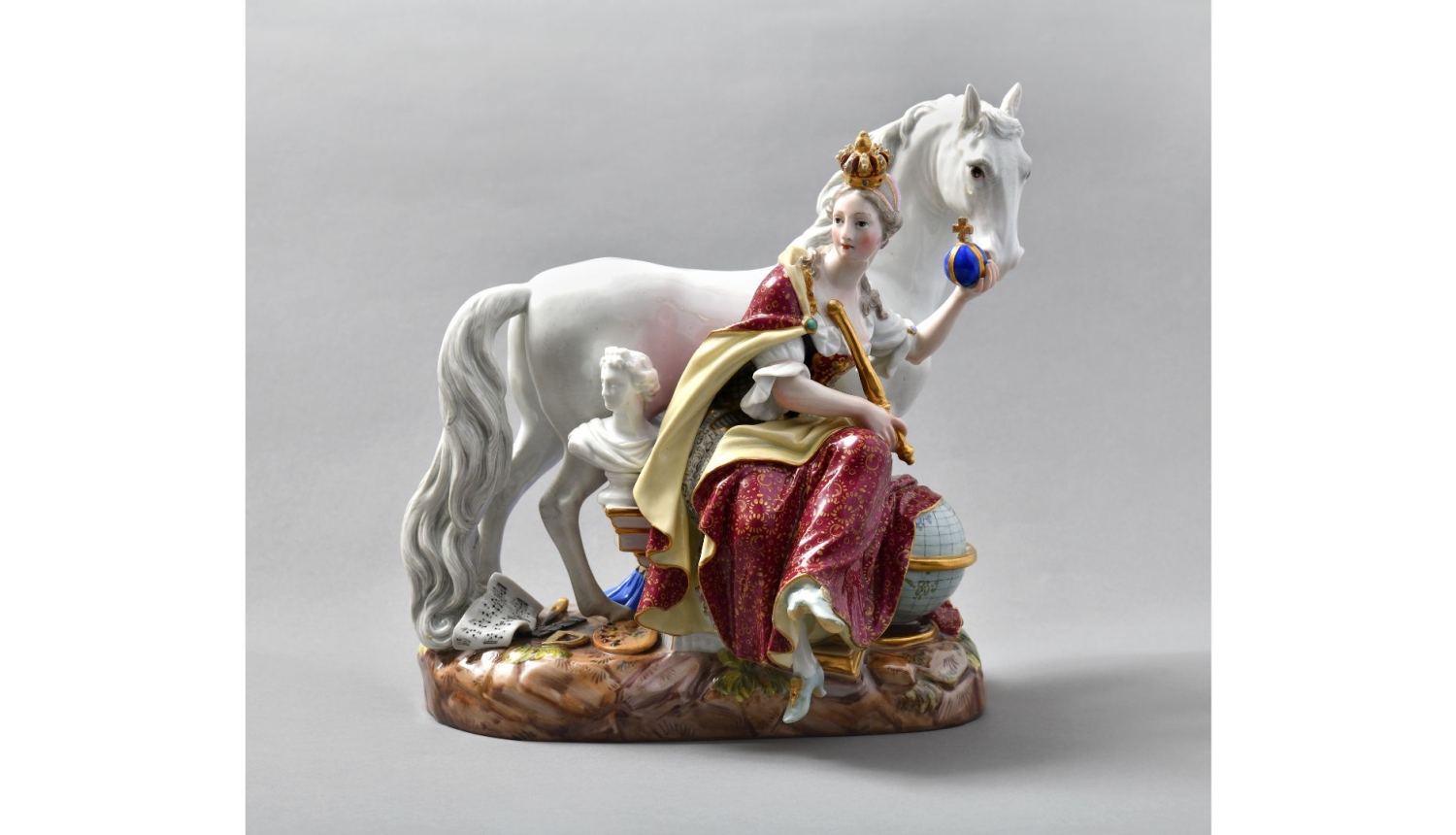Meisenes porcelāna manufaktūra, balts zirgs ar diviem tēliem
