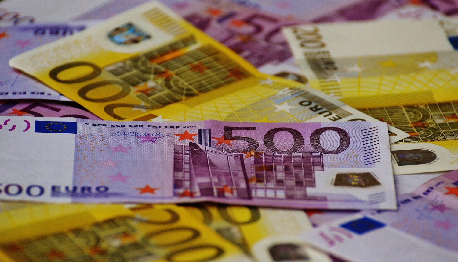 Eiro banknotes