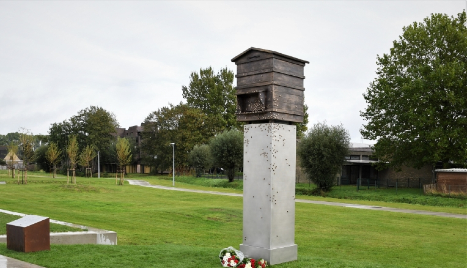 Zedelgeimā uzstādītais piemineklis latviešu leģionāriem