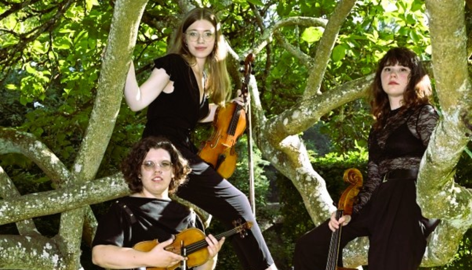 Stīgu trio “Soleil”: vijolniece Emīlija Bukša, altiste Viktorija Viktorova un čelliste Zenta Evita Timermane.