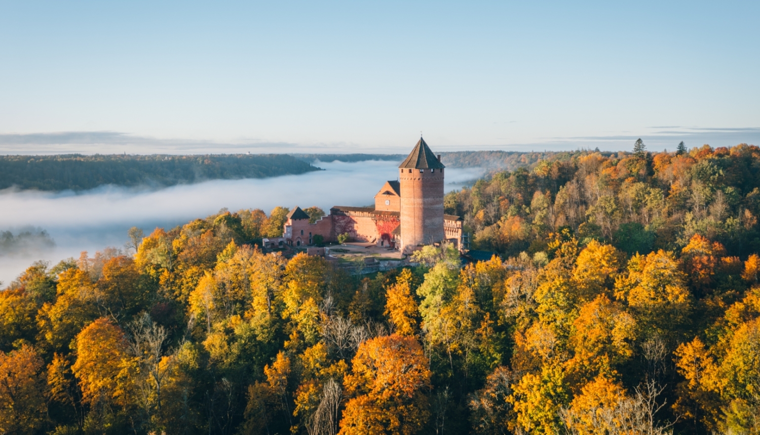 Turaidas pils un apkārtne