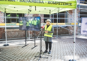 Latvijas Leļļu teātrī nosvinēti spāru svētki