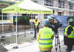 Latvijas Leļļu teātrī nosvinēti spāru svētki