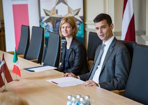 Latvija un Itālija noslēdz vienošanos par sadarbību kultūrā, izglītībā un zinātniskajā darbībā