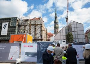 Vēstījuma iemūrēšana Latvijas Okupācijas muzeja Nākotnes nama pamatos