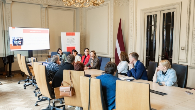 Kultūras ministrijas padotības iestāžu vadītāji pulcējušies uz sanāksmi Kultūras ministrijas zālē