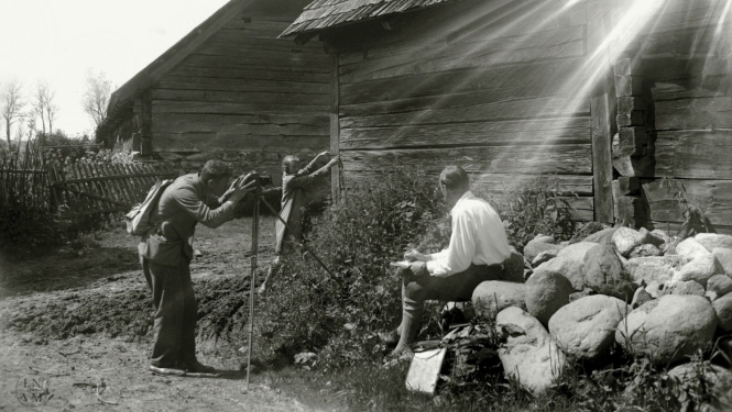Darba aina Pieminekļu valdes etnogrāfisko pieminekļu apzināšanas ekspedīcijas laikā Kuldīgas apriņķa Planicas pagastā 1929. gada jūlijā