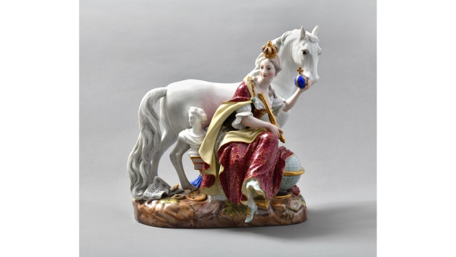 Meisenes porcelāna manufaktūra, balts zirgs ar diviem tēliem