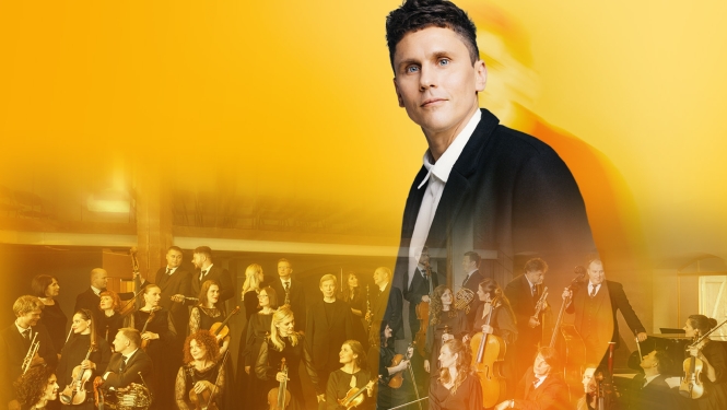 Mākslinieks Shipsea uz "Sinfonietta Rīga" orķestra fona