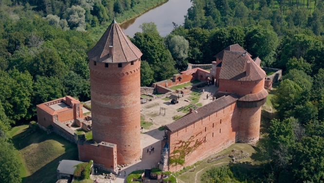 Turaidas pils un apkārtne