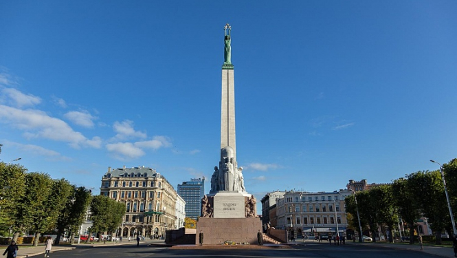 Izglītības, kultūras un zinātnes komisija virza Brīvības pieminekļa un Rīgas Brāļu kapu likumprojektu 3. lasījumam