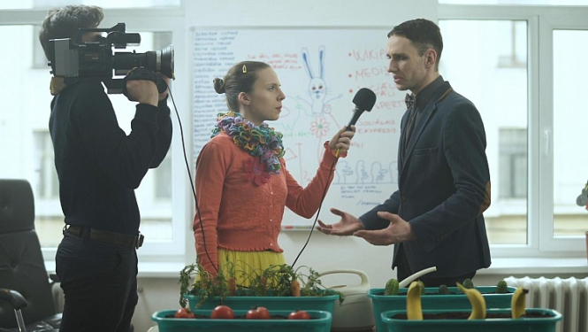 Pie skolēniem nonāk medijpratībā izglītojošs video „CAPS un CIET jeb Vilks manipulators”