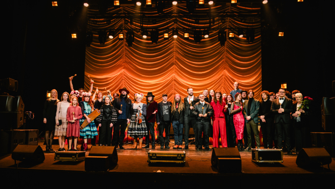 "Zelta mikrofons 2025" laureāti uz Latvijas Nacionālā teātra skatuves, foto: Ritvars Stankevičs