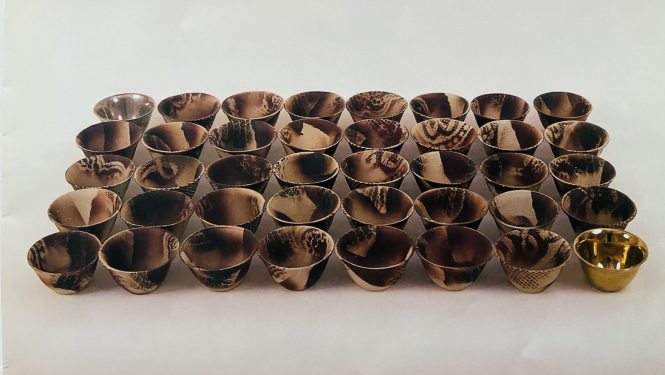 40 kafijas tasītes, izstādes darbs