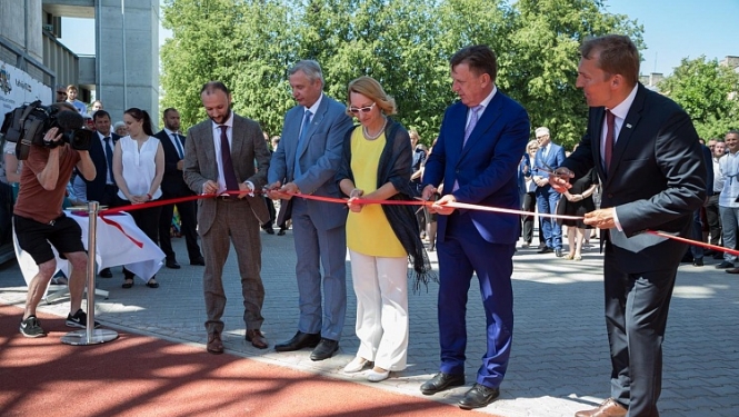 Svinīgā pasākumā atklātas atjaunotās Daugavas stadiona tribīnes