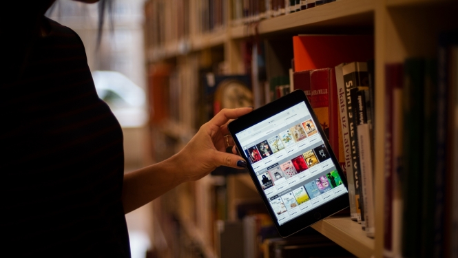 3td e-grāmatu bibliotēkas vietne www.3td.lv viedierīces ekrānā