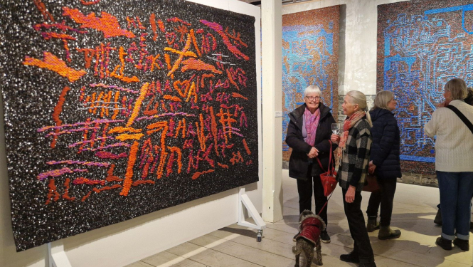 Tekstilmākslinieka Egila Rozenberga personālizstādes “Laika zīmes” atklāšana Almontes pilsētas muzejā “Mississippi Valley Textile Museum”, Kanāda. 18.01.2025. Publicitātes foto
