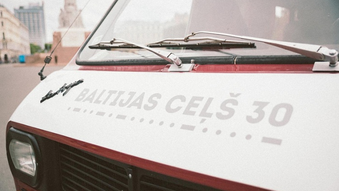 Ar vērienīgiem pasākumiem visā Latvijā atzīmē Baltijas ceļa 30 gadu jubileju
