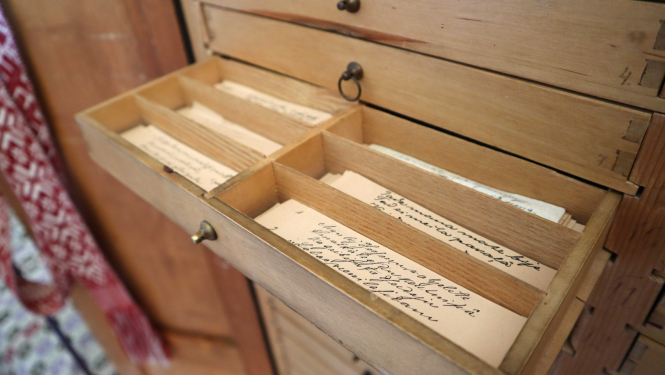 Dainu skapis Krišjāņa Barona muzejā