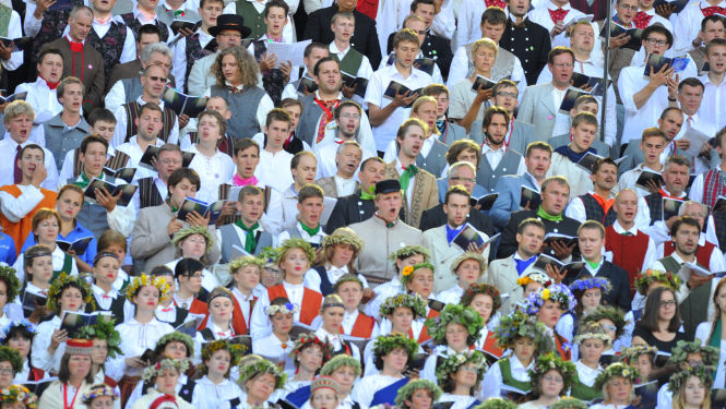 Koru kolektīvi koncertā, foto: LNKC arhīvs